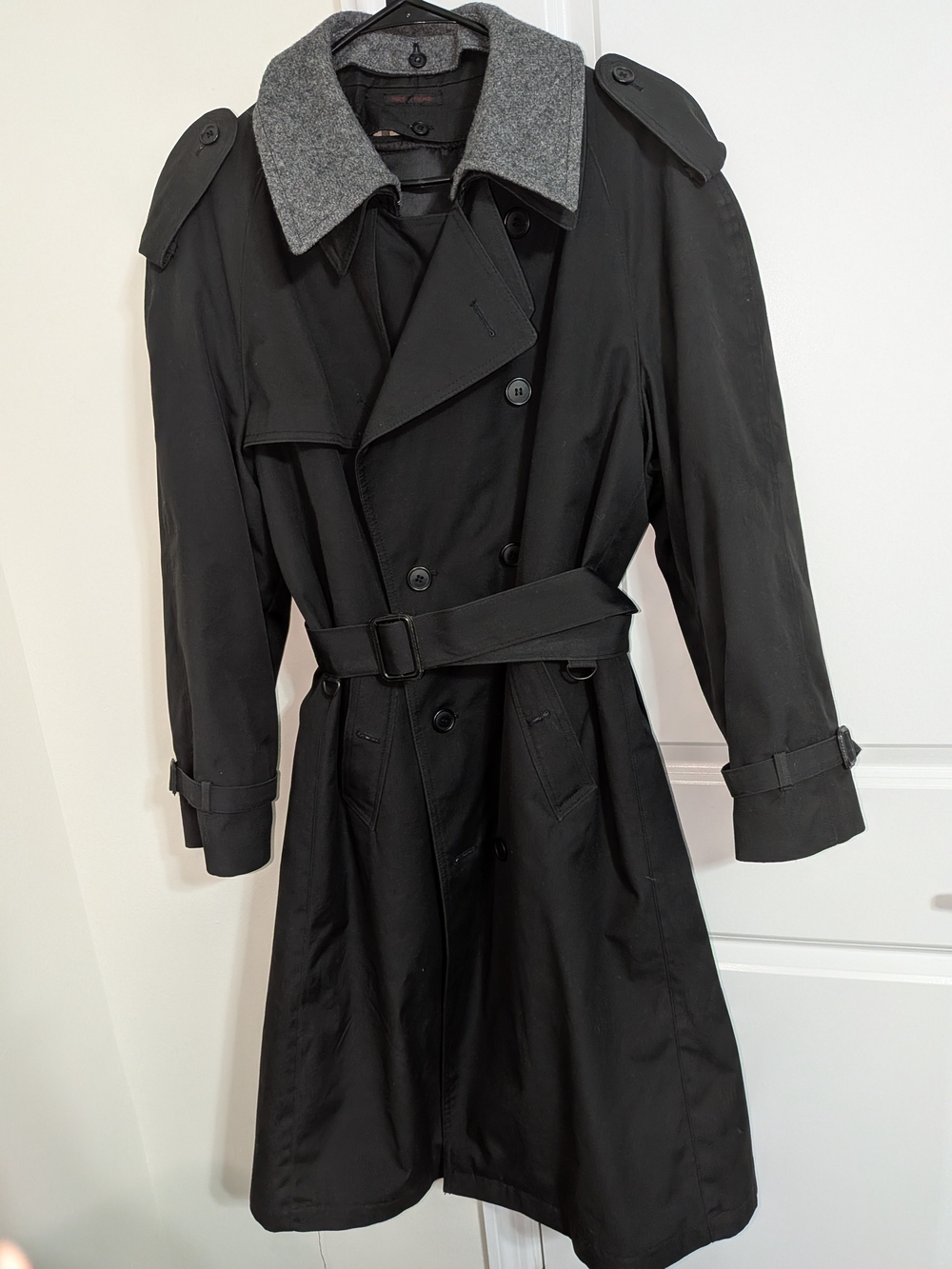 Men's Vintage Black Trench Coat with Gray Collar - Classic Double-Breasted Style